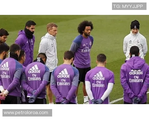 足球明星空难悲剧背后的故事与启示